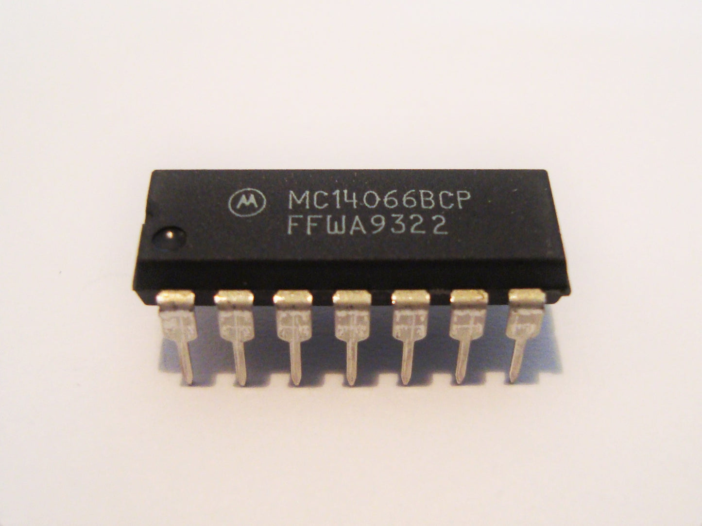 MC14066BCPG CD4066 IC DIP14 CMOS Switch 4066