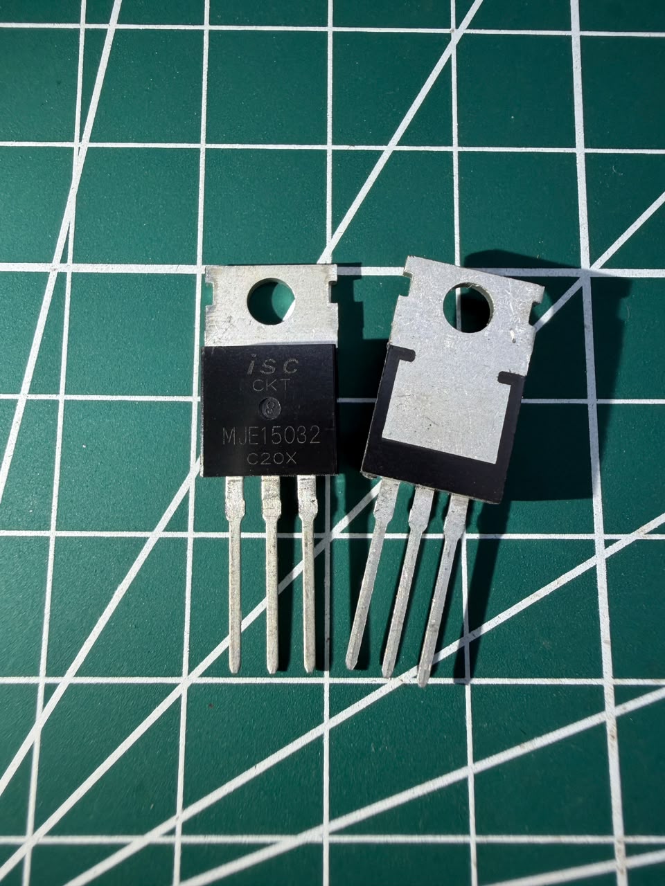 MJE15032 NPN Transistor 250V 8A onsemi MJE15032