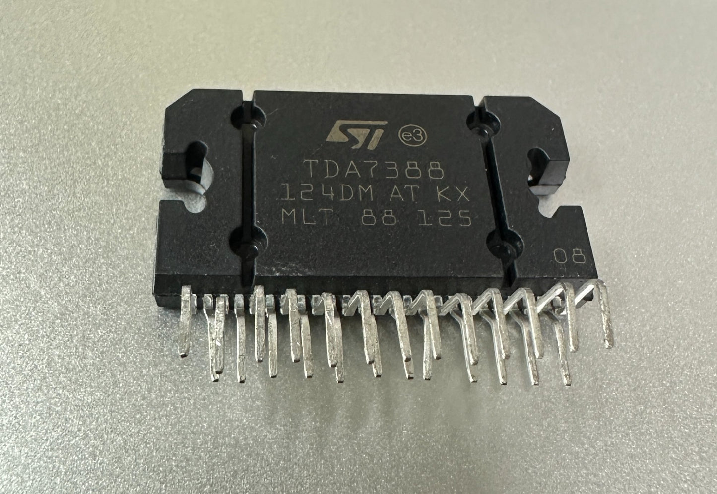 TDA 7388 IC - 4 Channel Audio Amplifier TDA7388