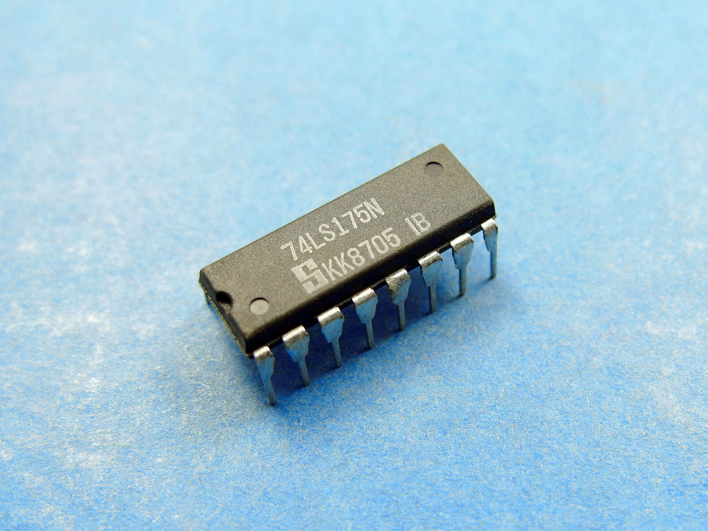 74LS175 IC Quad D-Type Flip-Flop with Clear DIP-14 74 LS 175 74175