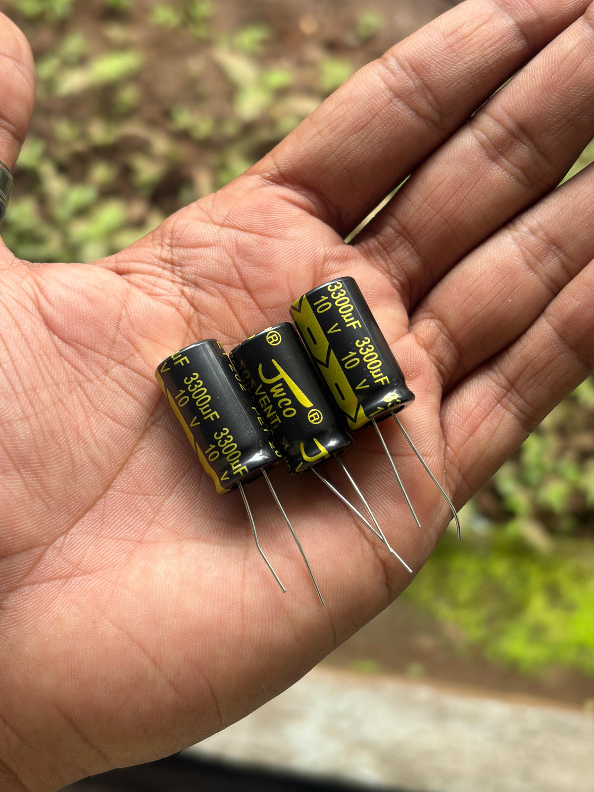 3300uF 10V Electrolytic Capacitor 105c JWCO 13x25mm 3300uF 10V