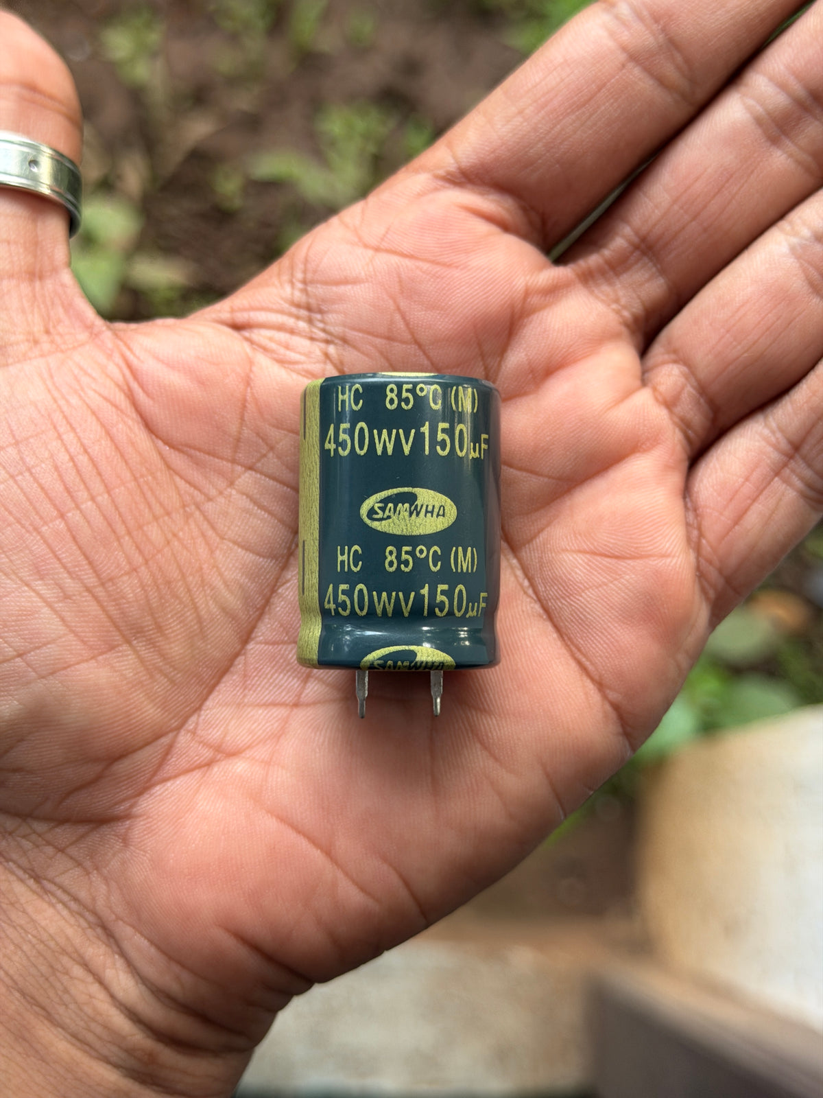 150uF 450V Electrolytic Capacitor 85C SAMWHA Can type 150uF 450V