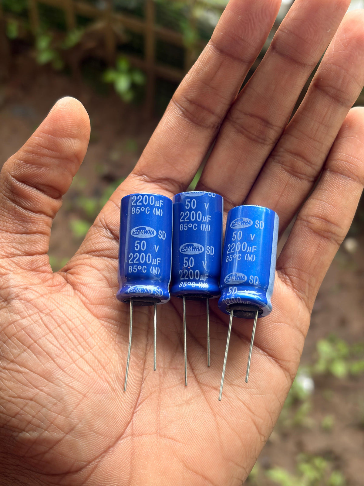 2200uF 50V Electrolytic Capacitor SAMWHA 105C 2200uF 50V